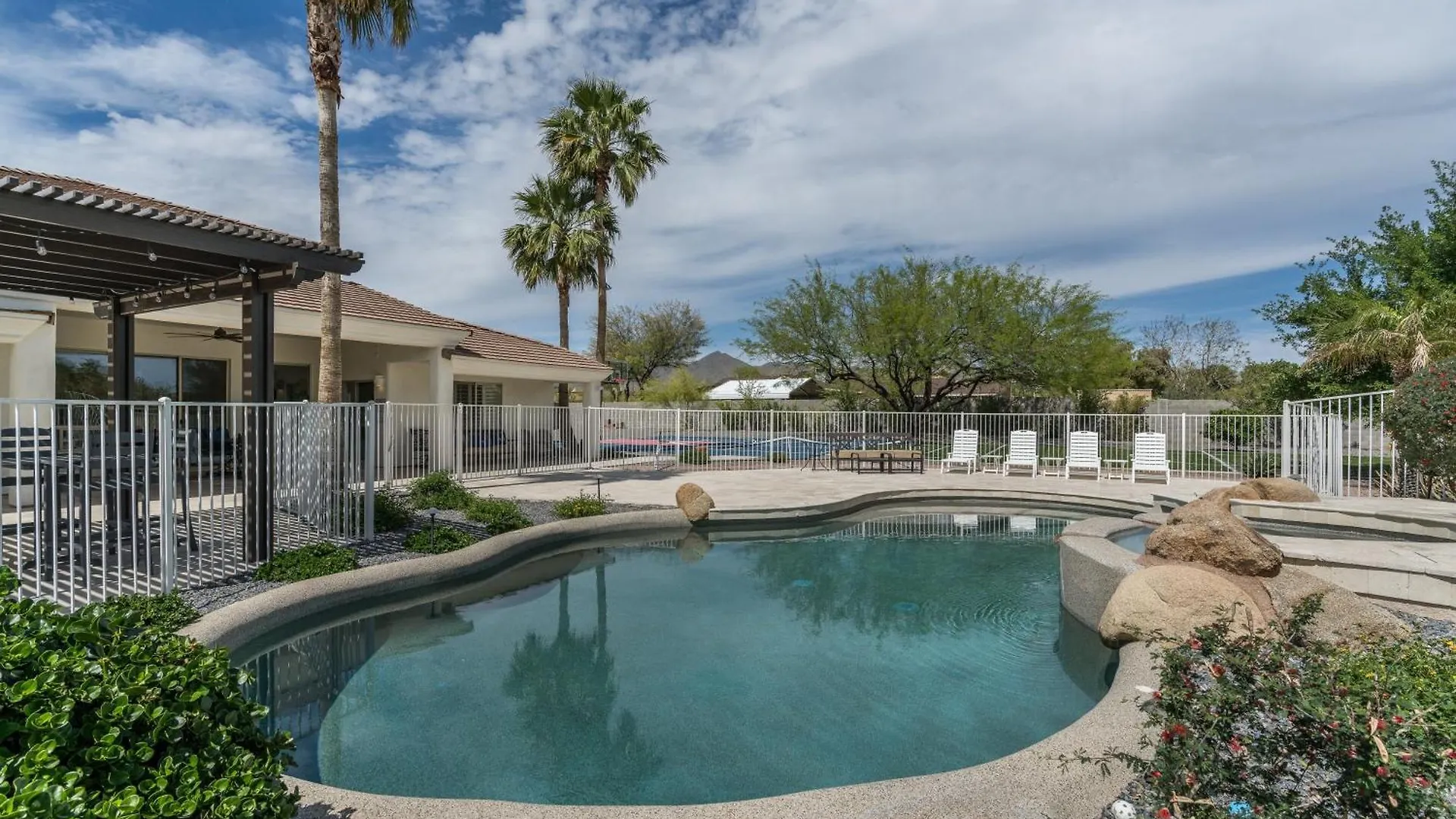 Pickleball Cornhole Basketball Court Tons Of Space At Paradise Heights Retreat Scottsdale Сasa de vacaciones