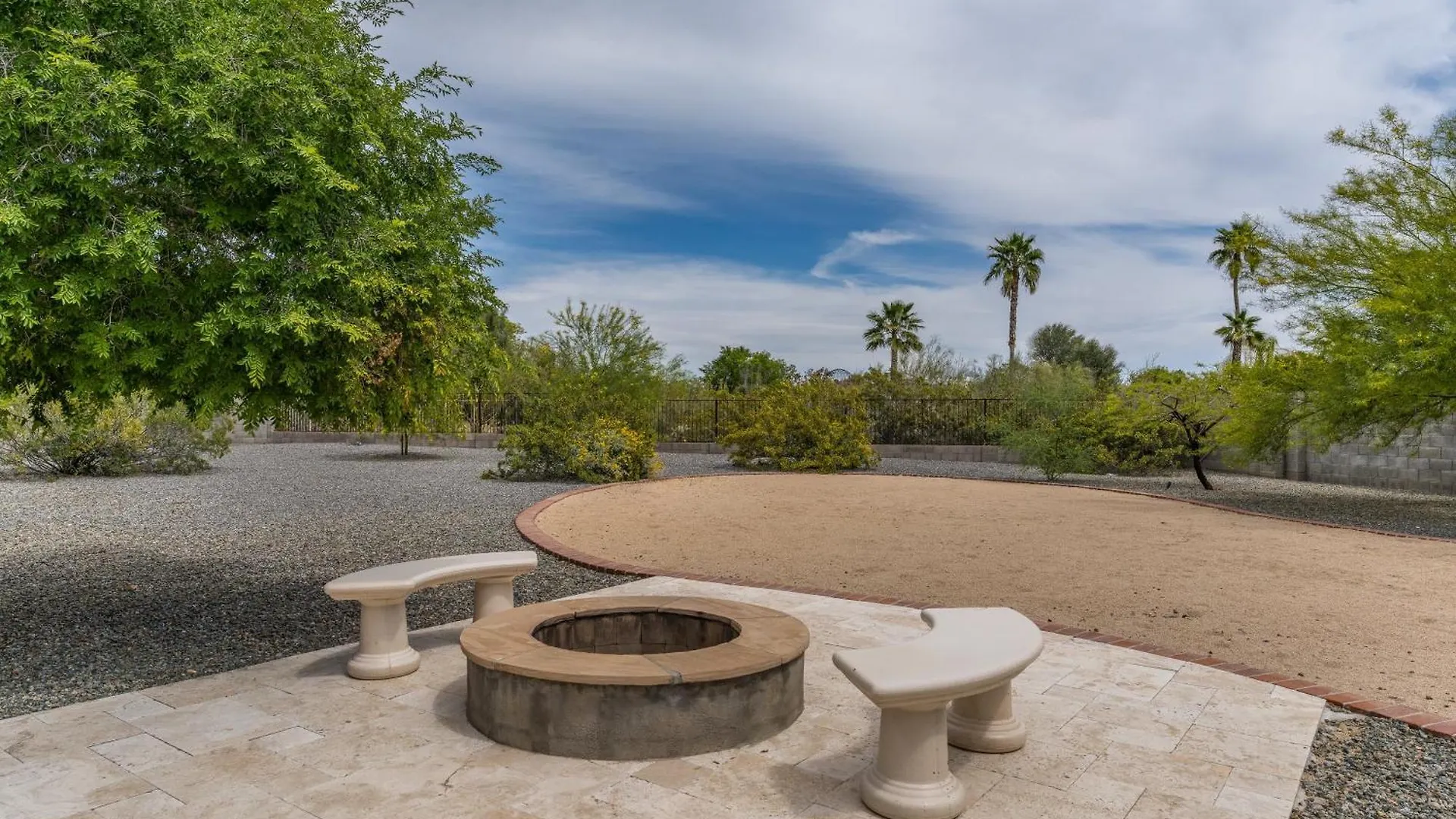 Сasa de vacaciones Pickleball Cornhole Basketball Court Tons Of Space At Paradise Heights Retreat Scottsdale